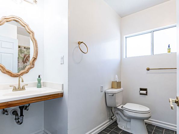 8536 Mcconnell Avenue, Los Angeles CA 90045