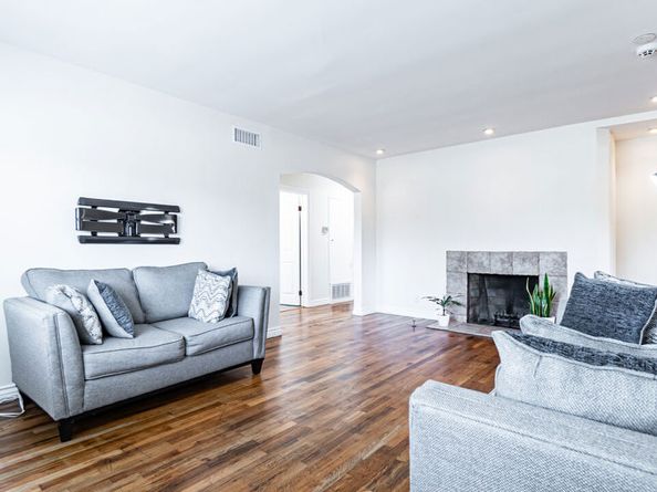 8536 Mcconnell Avenue, Los Angeles CA 90045