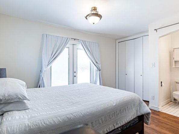 8536 Mcconnell Avenue, Los Angeles CA 90045