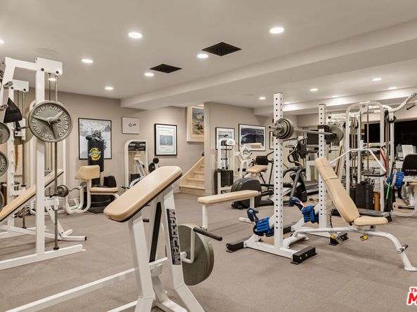 4009 Valley Meadow Road, Encino CA 91436