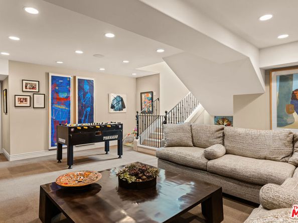 4009 Valley Meadow Road, Encino CA 91436