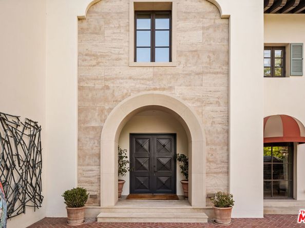4009 Valley Meadow Road, Encino CA 91436