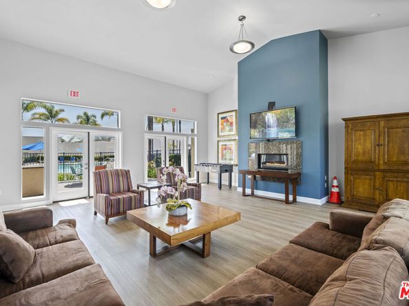 12000 Jackson Square Court, Hawthorne CA 90250