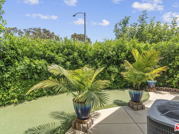 12000 Jackson Square Court, Hawthorne CA 90250