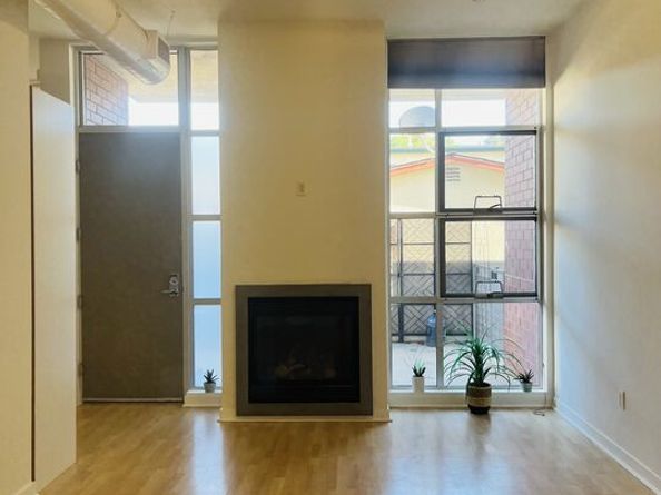 1912 Broadway 107, Santa Monica CA 90404