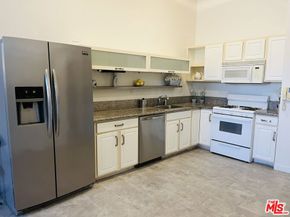 1912 Broadway 107, Santa Monica CA 90404