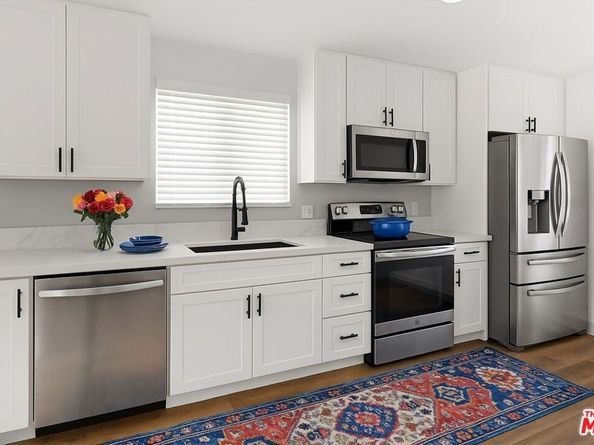 6727 7th Avenue, Los Angeles CA 90043