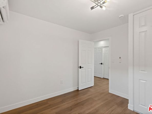 6727 7th Avenue, Los Angeles CA 90043