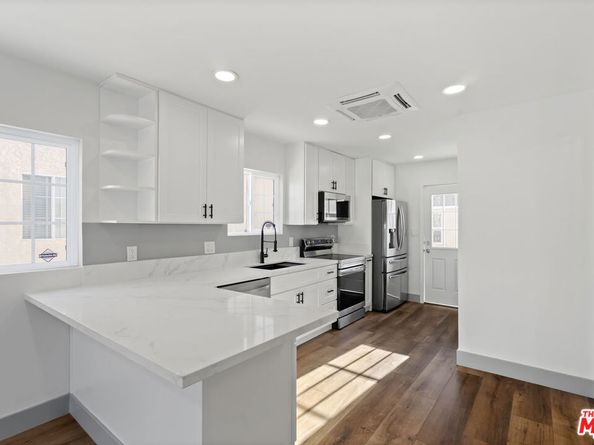 6727 7th Avenue, Los Angeles CA 90043