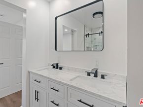 6727 7th Avenue, Los Angeles CA 90043