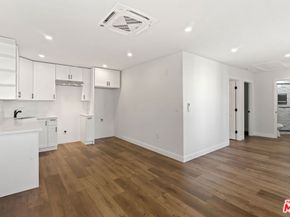 6727 7th Avenue, Los Angeles CA 90043