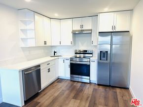 6727 7th Avenue, Los Angeles CA 90043