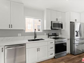 6727 7th Avenue, Los Angeles CA 90043