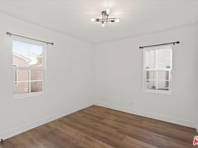 6727 7th Avenue, Los Angeles CA 90043