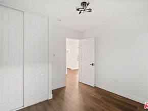 6727 7th Avenue, Los Angeles CA 90043