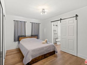 6727 7th Avenue, Los Angeles CA 90043
