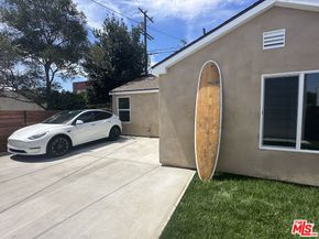 6727 7th Avenue, Los Angeles CA 90043