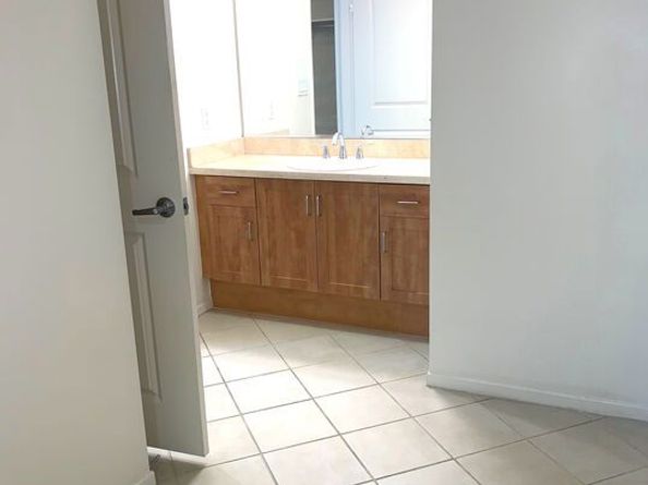 267 S San Pedro Street 221, Los Angeles CA 90012