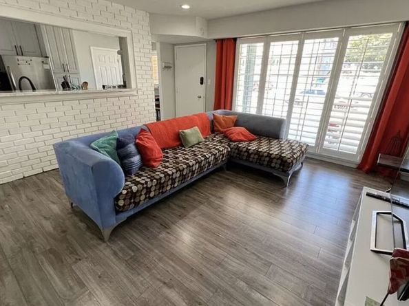 710 Venice Way 12, Inglewood CA 90302