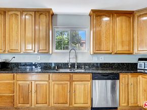 710 Venice Way 12, Inglewood CA 90302