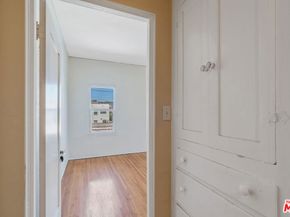 458 N Genesee Avenue, Los Angeles CA 90036