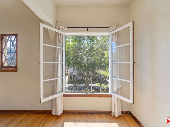 458 N Genesee Avenue, Los Angeles CA 90036