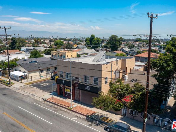 6600 S Hoover Street, Los Angeles CA 90044