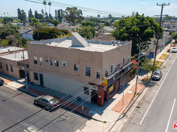 6600 S Hoover Street, Los Angeles CA 90044