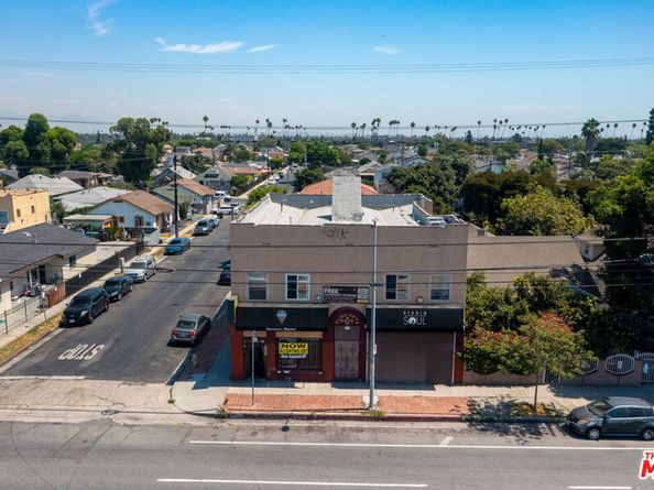 6600 S Hoover Street, Los Angeles CA 90044