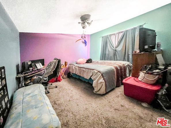 Undisclosed Address #25593387, Van Nuys CA 91405