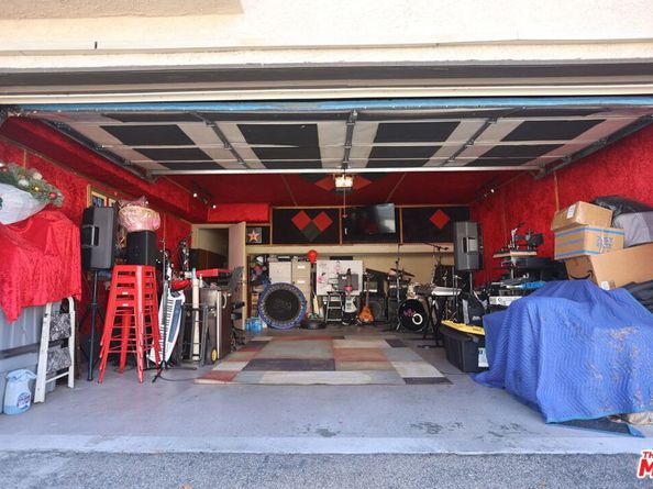 Undisclosed Address #25593387, Van Nuys CA 91405