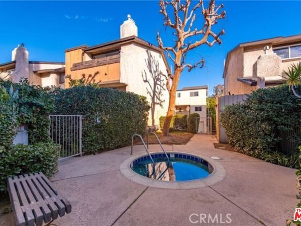 Undisclosed Address #25593387, Van Nuys CA 91405