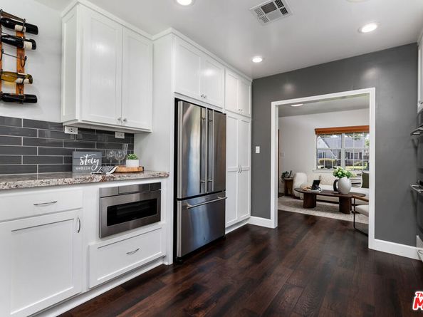 850 N Kenwood Street, Burbank CA 91505