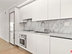 1050 S Grand Avenue 1405, Los Angeles CA 90015