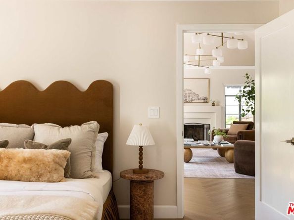 2449 N Commonwealth Avenue, Los Angeles CA 90027