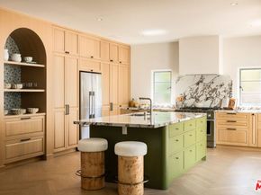 2449 N Commonwealth Avenue, Los Angeles CA 90027
