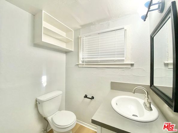 5724 La Mirada Avenue, Los Angeles CA 90038