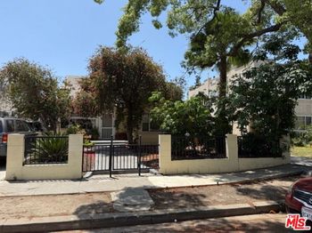 5724 La Mirada Avenue