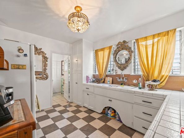 1556 S Ogden Drive, Los Angeles CA 90019