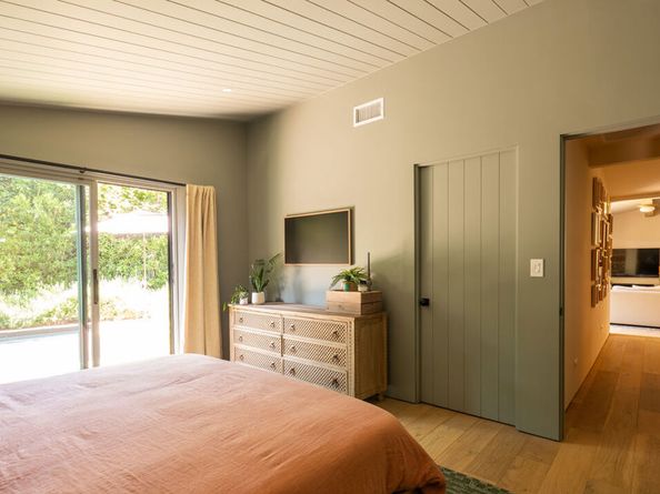 4157 Sunswept Drive, Studio City CA 91604