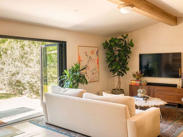 4157 Sunswept Drive, Studio City CA 91604