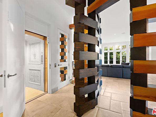 10288 Century Woods Drive, Los Angeles CA 90067