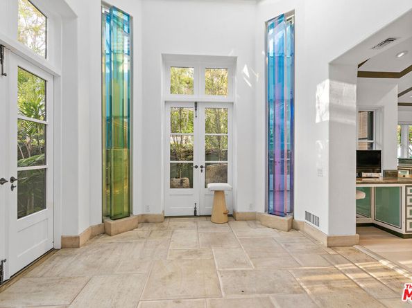 10288 Century Woods Drive, Los Angeles CA 90067