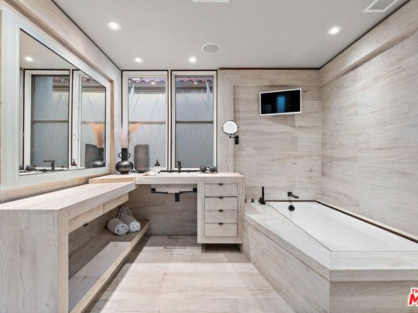 10288 Century Woods Drive, Los Angeles CA 90067