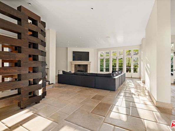 10288 Century Woods Drive, Los Angeles CA 90067