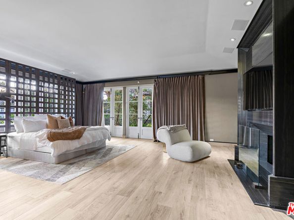 10288 Century Woods Drive, Los Angeles CA 90067