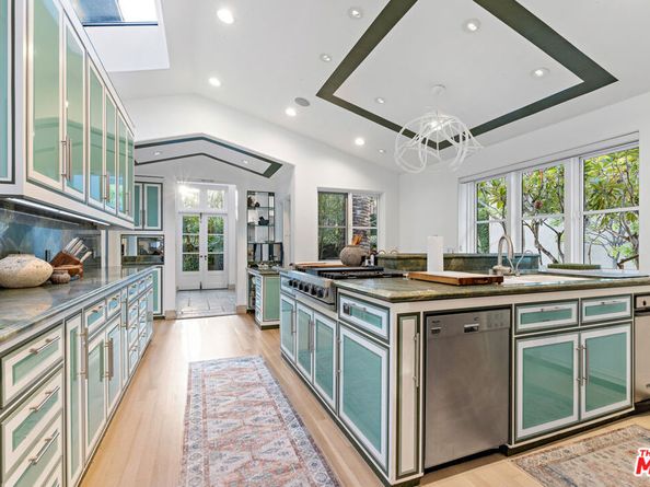 10288 Century Woods Drive, Los Angeles CA 90067