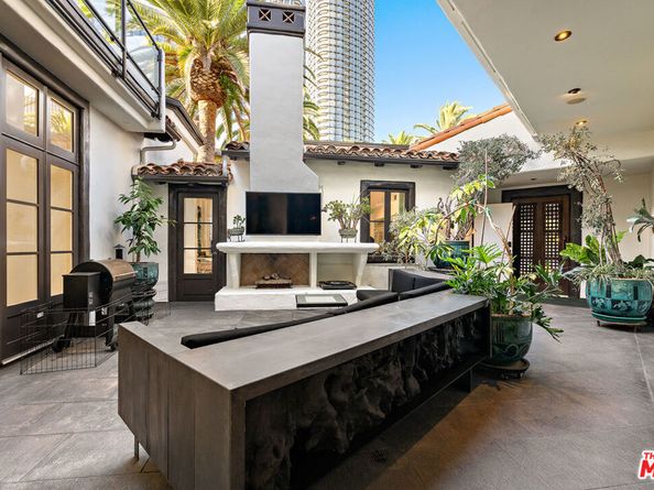 10288 Century Woods Drive, Los Angeles CA 90067