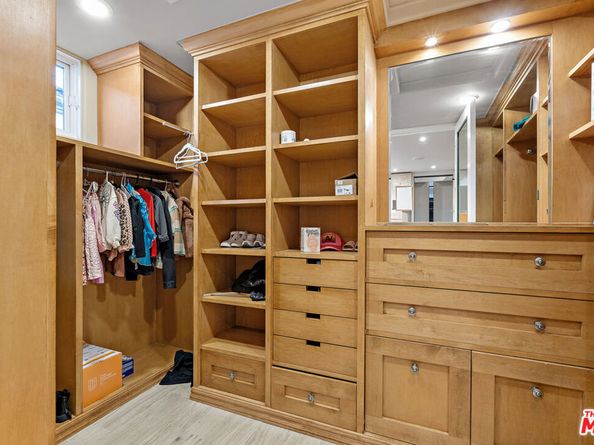 10288 Century Woods Drive, Los Angeles CA 90067