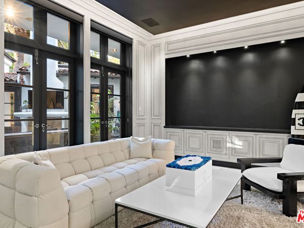 10288 Century Woods Drive, Los Angeles CA 90067